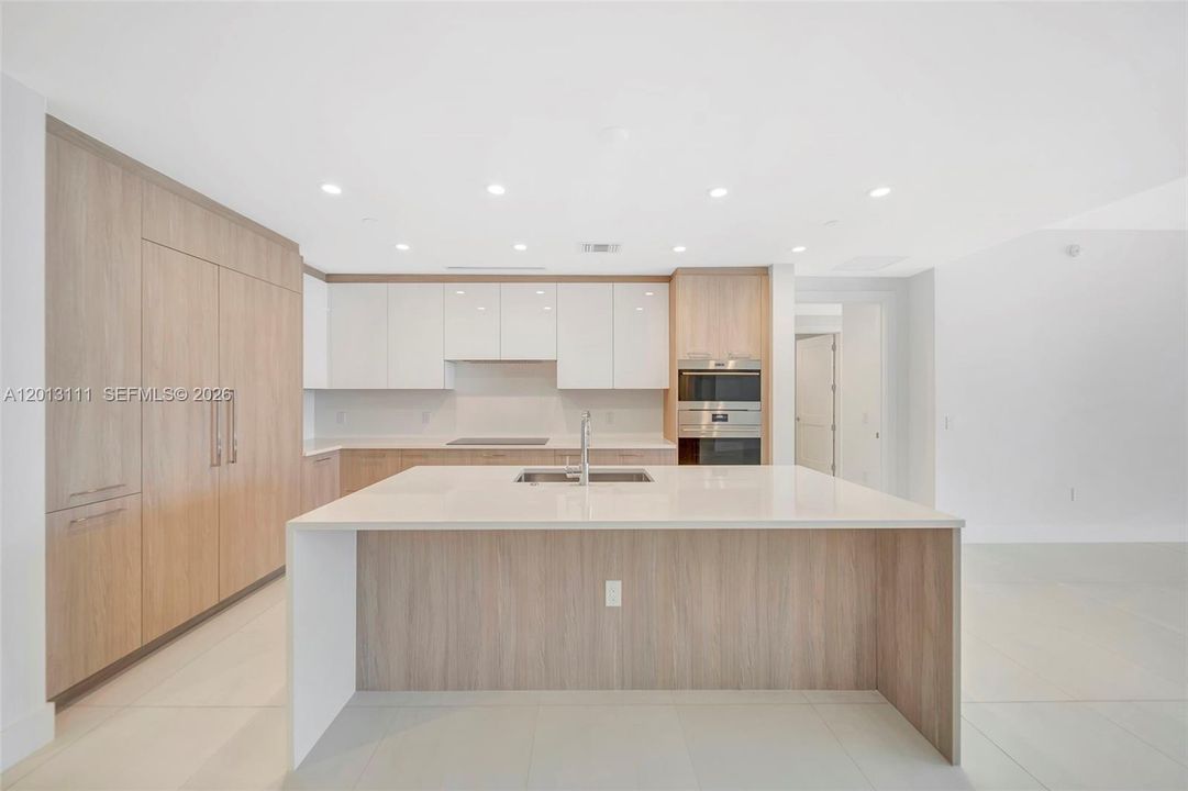 В аренду: $15,000 (2 спален, 3 ванн, 2315 Квадратных фут)