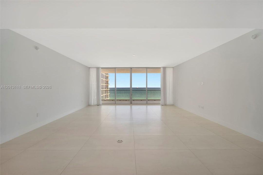 В аренду: $15,000 (2 спален, 3 ванн, 2315 Квадратных фут)