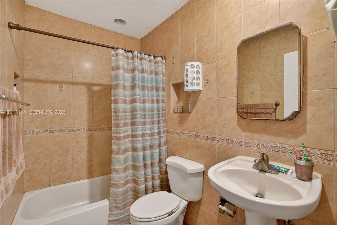 Activo con contrato: $480,000 (3 camas, 3 baños, 1476 Pies cuadrados)