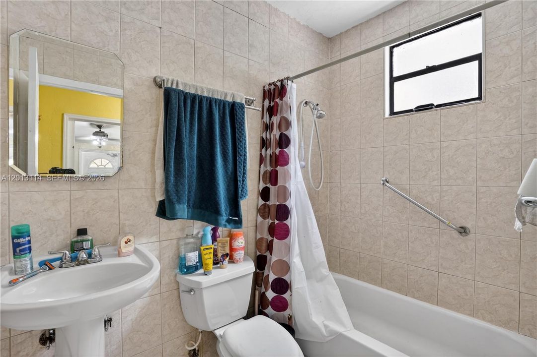 Activo con contrato: $480,000 (3 camas, 3 baños, 1476 Pies cuadrados)
