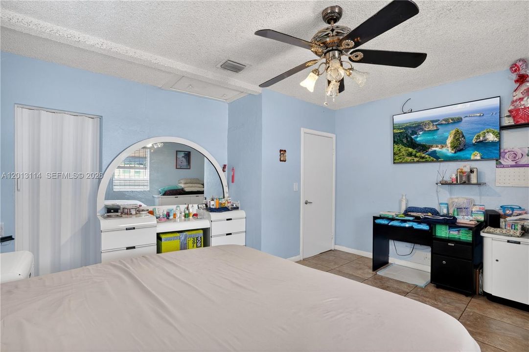 Activo con contrato: $480,000 (3 camas, 3 baños, 1476 Pies cuadrados)