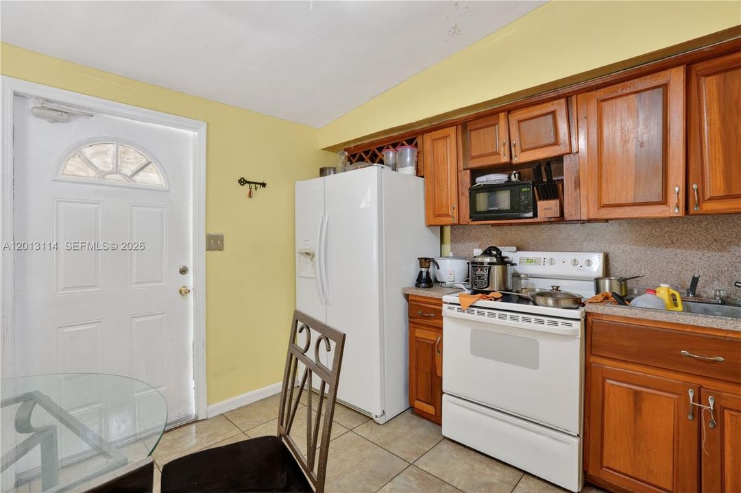 Activo con contrato: $480,000 (3 camas, 3 baños, 1476 Pies cuadrados)