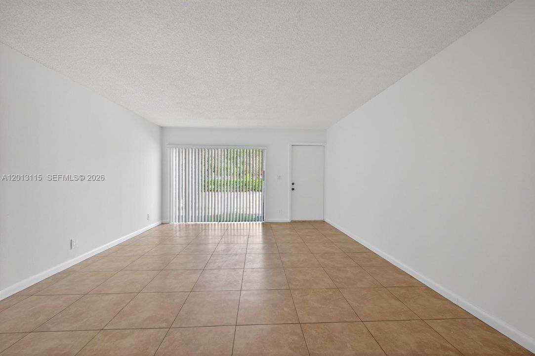 Activo con contrato: $1,890 (3 camas, 2 baños, 966 Pies cuadrados)
