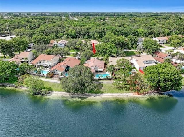 lakeview home