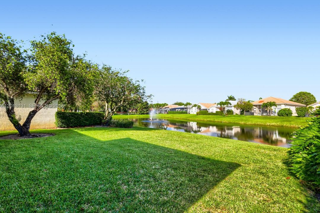 En Venta: $709,900 (4 camas, 3 baños, 2817 Pies cuadrados)
