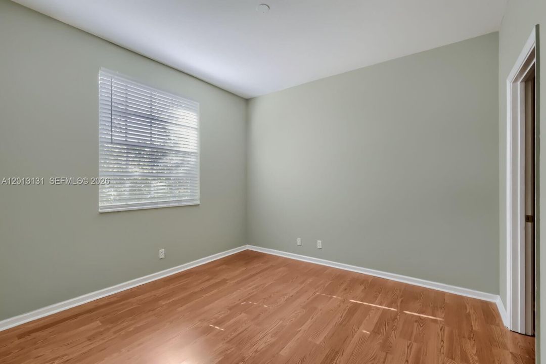 En Venta: $709,900 (4 camas, 3 baños, 2817 Pies cuadrados)
