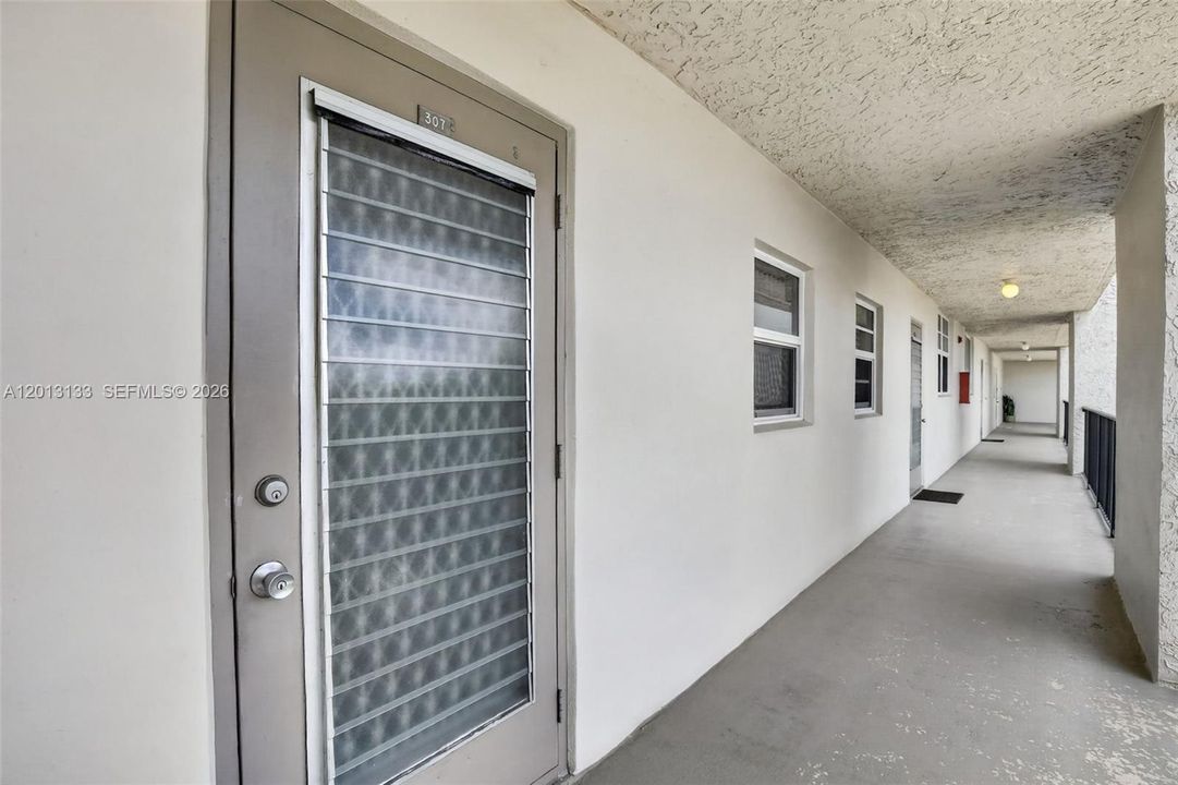 En Venta: $205,000 (2 camas, 2 baños, 1100 Pies cuadrados)