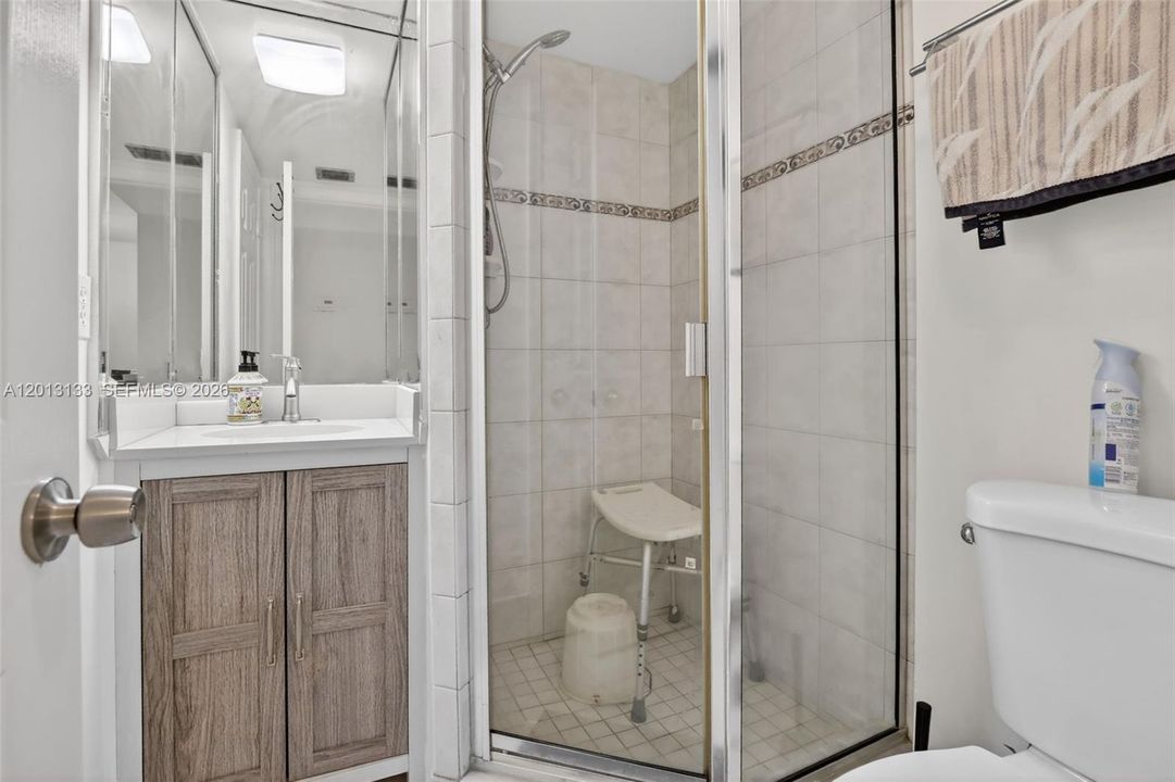 En Venta: $205,000 (2 camas, 2 baños, 1100 Pies cuadrados)