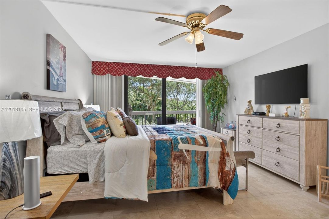For Sale: $599,900 (2 beds, 2 baths, 1433 Square Feet)