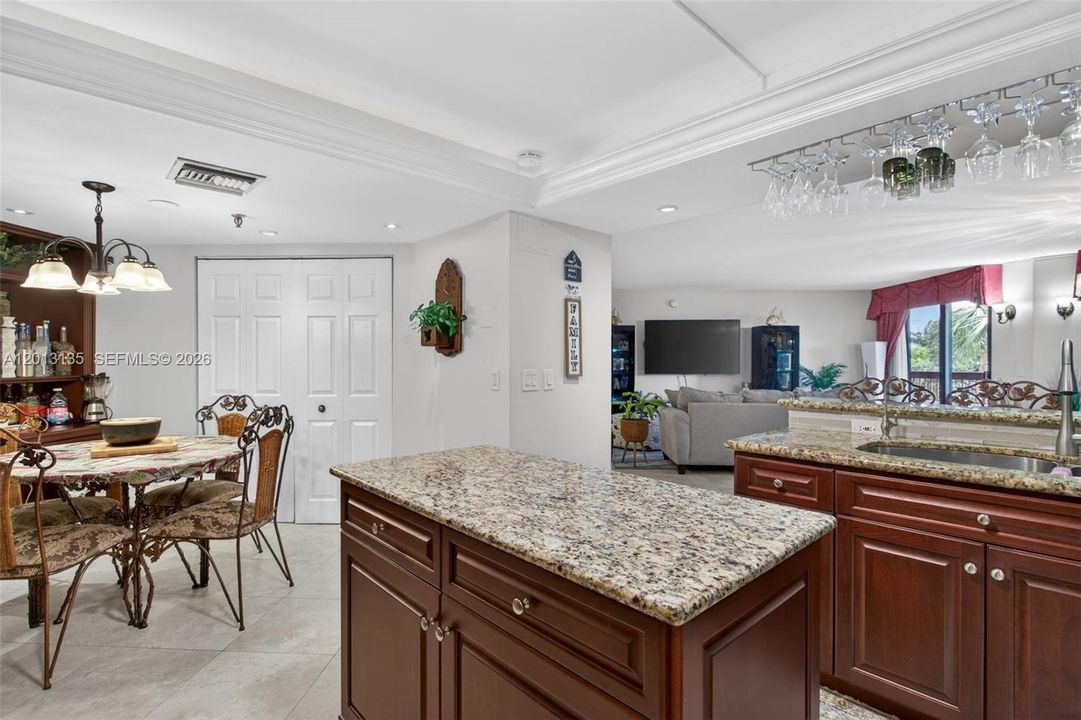 For Sale: $599,900 (2 beds, 2 baths, 1433 Square Feet)