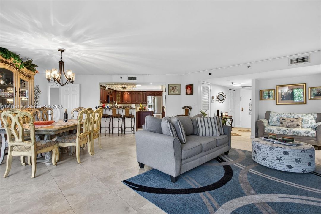 For Sale: $599,900 (2 beds, 2 baths, 1433 Square Feet)