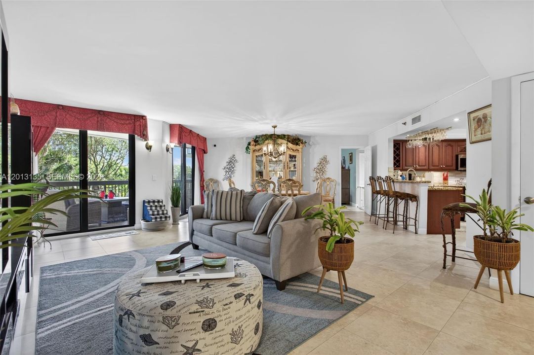 For Sale: $599,900 (2 beds, 2 baths, 1433 Square Feet)