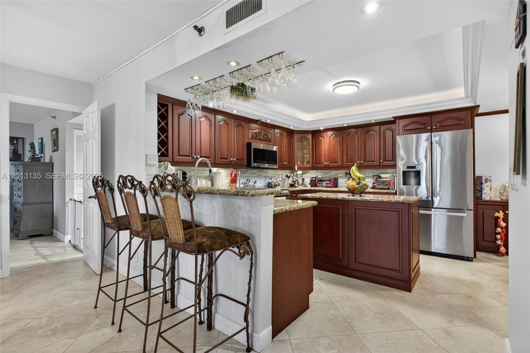 For Sale: $599,900 (2 beds, 2 baths, 1433 Square Feet)