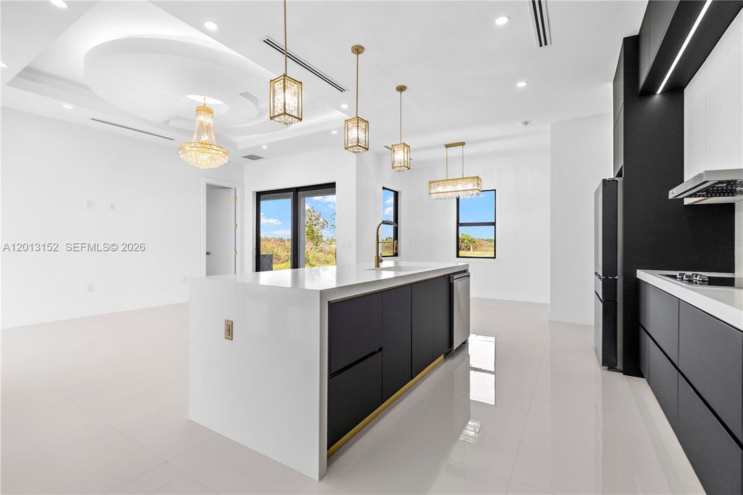待售: $459,990 (4 贝兹, 2 浴室, 1640 平方英尺)