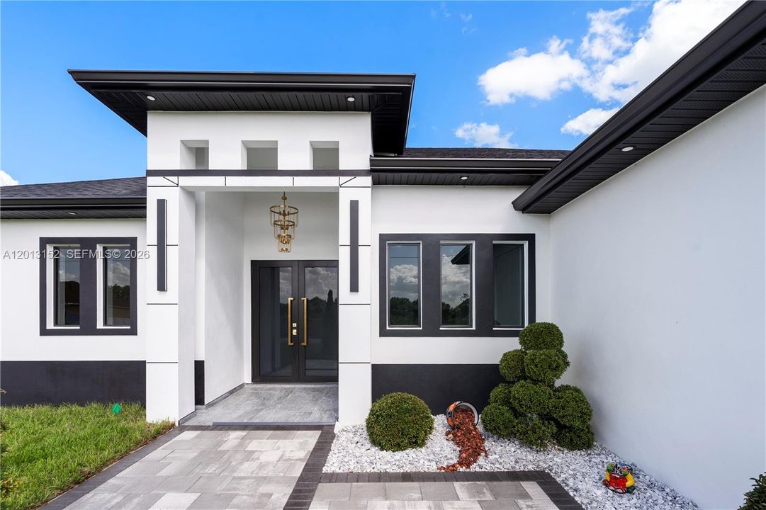 待售: $459,990 (4 贝兹, 2 浴室, 1640 平方英尺)