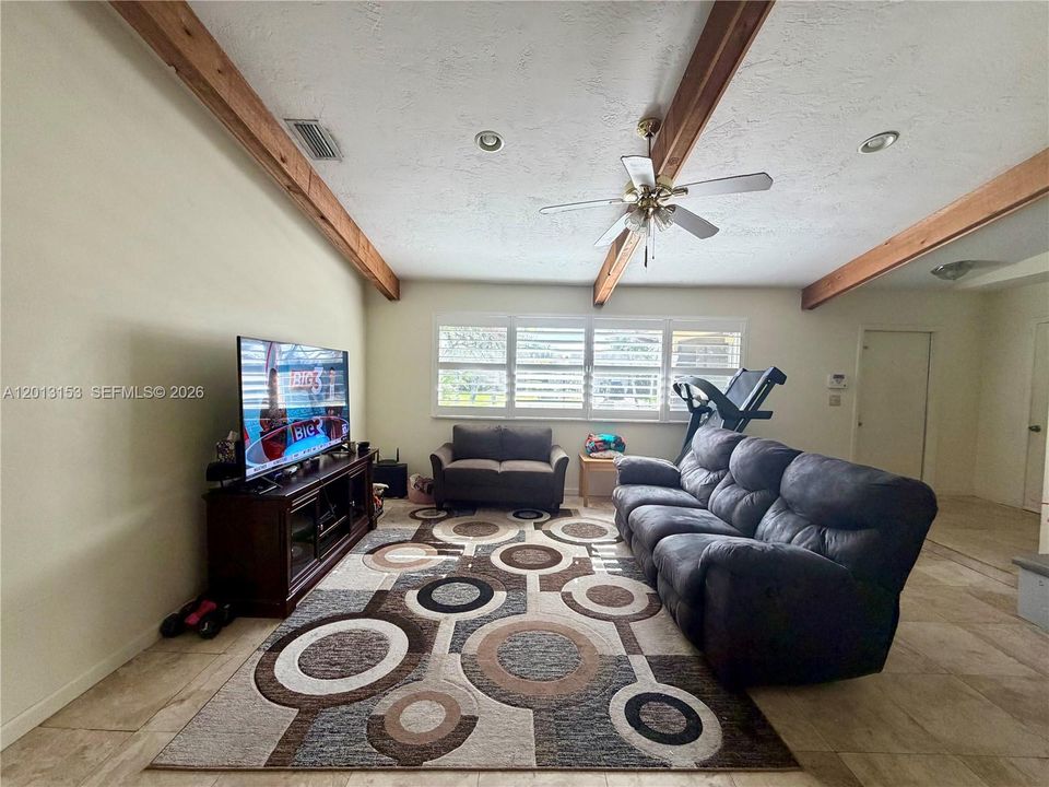 For Rent: $4,300 (3 beds, 2 baths, 2053 Square Feet)
