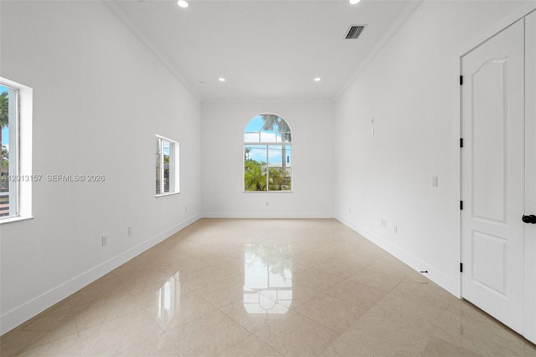 En Venta: $2,199,000 (4 camas, 3 baños, 2978 Pies cuadrados)