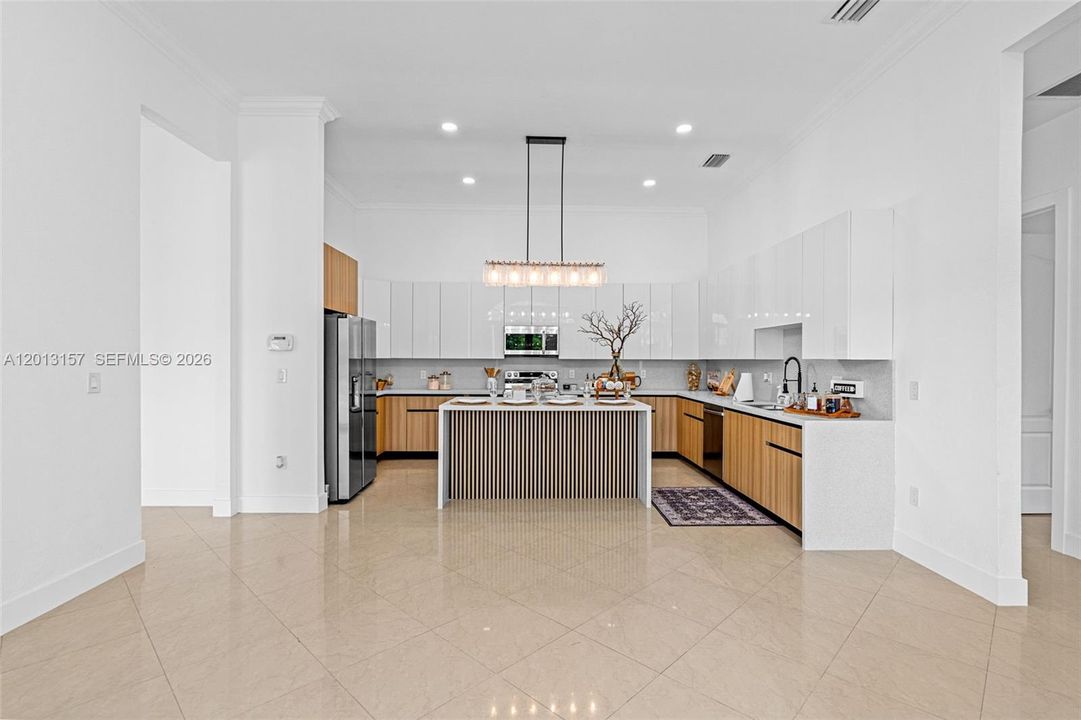 En Venta: $2,199,000 (4 camas, 3 baños, 2978 Pies cuadrados)
