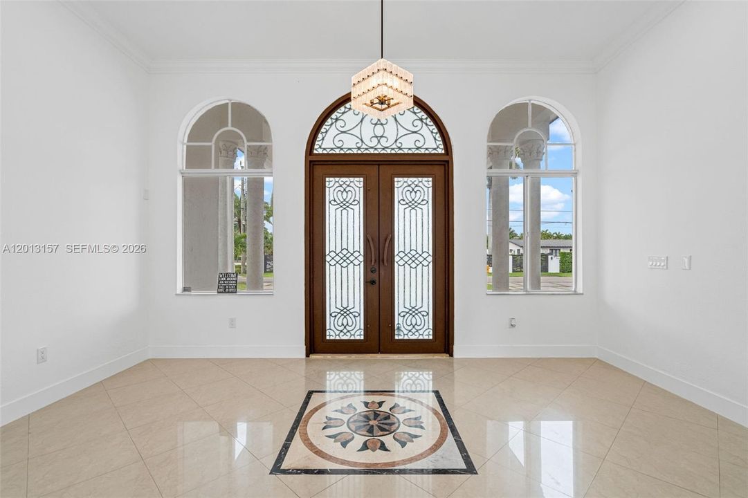En Venta: $2,199,000 (4 camas, 3 baños, 2978 Pies cuadrados)