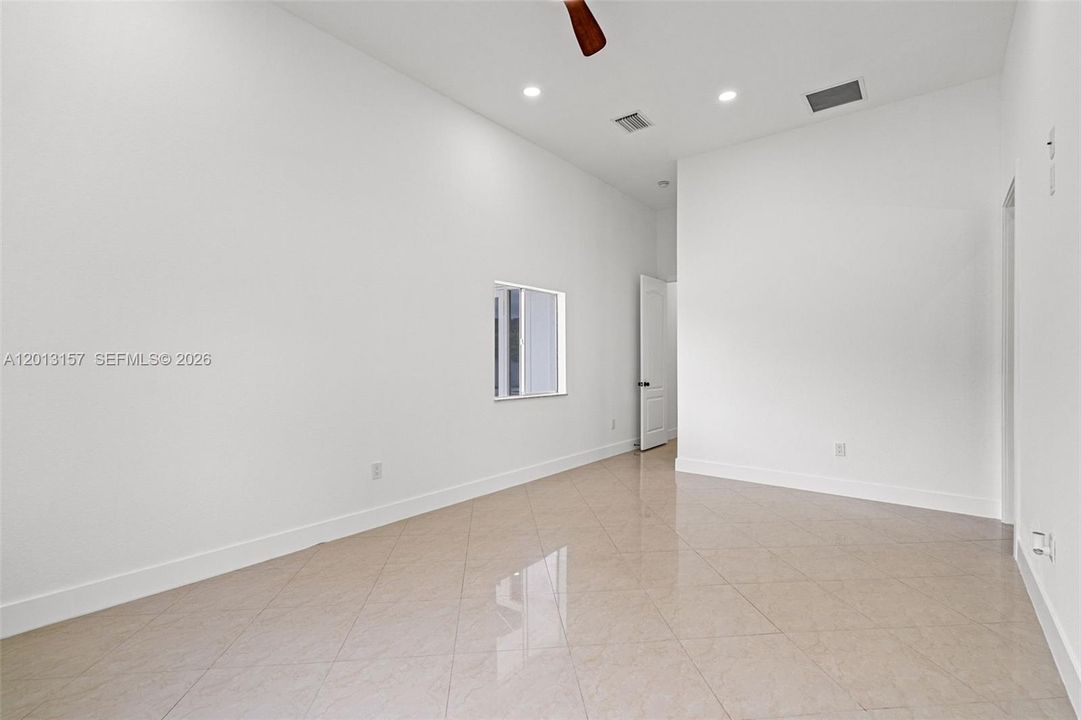 En Venta: $2,199,000 (4 camas, 3 baños, 2978 Pies cuadrados)