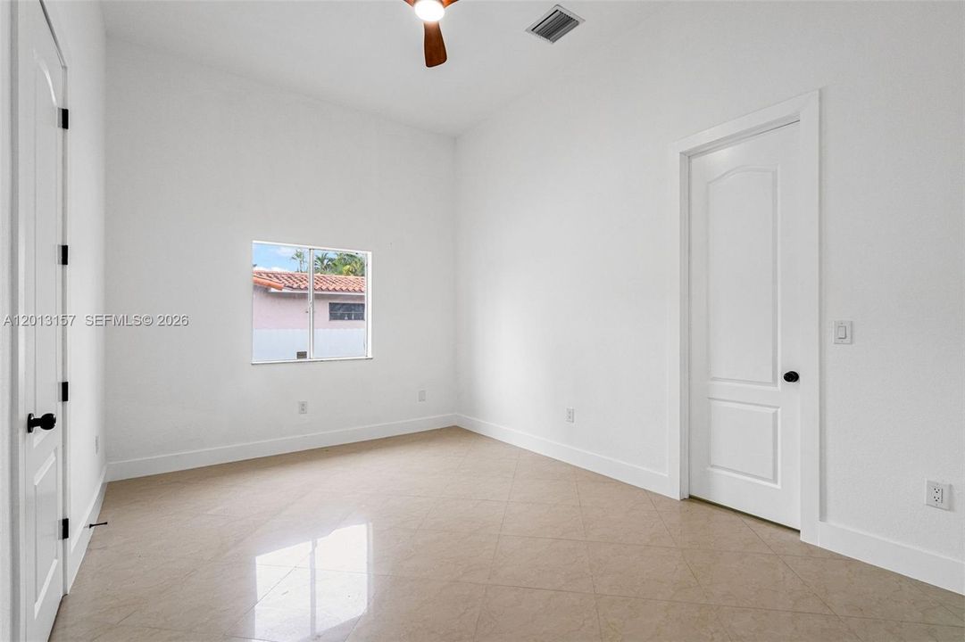 En Venta: $2,199,000 (4 camas, 3 baños, 2978 Pies cuadrados)