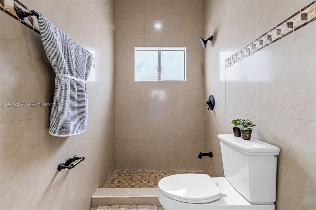 En Venta: $2,199,000 (4 camas, 3 baños, 2978 Pies cuadrados)