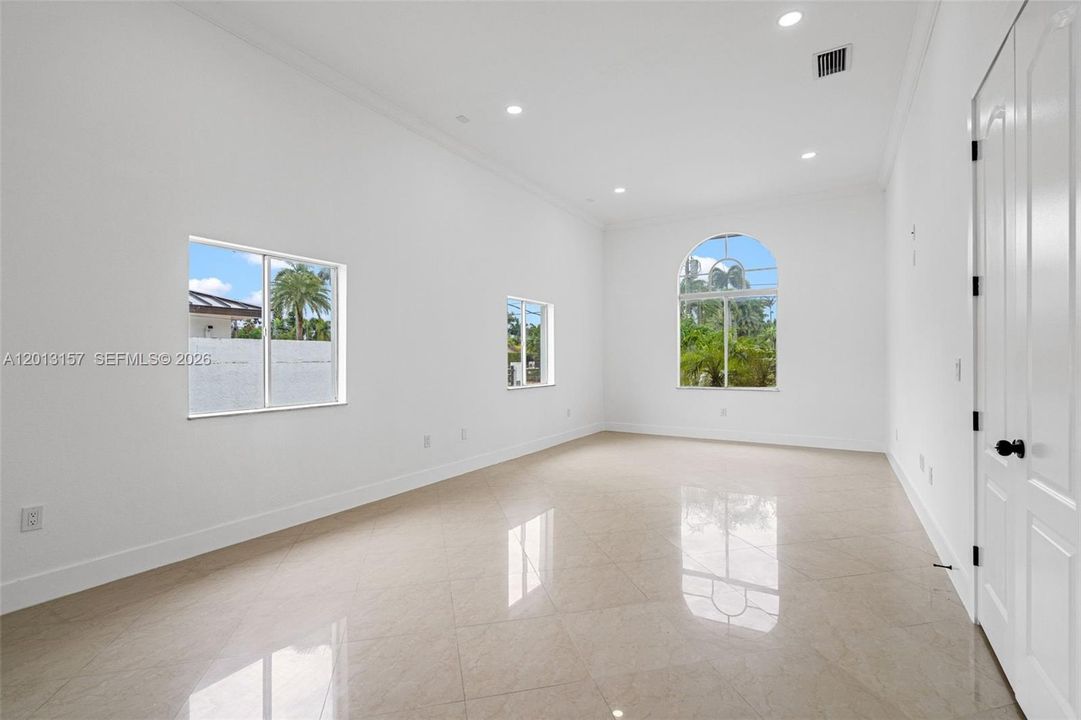 En Venta: $2,199,000 (4 camas, 3 baños, 2978 Pies cuadrados)