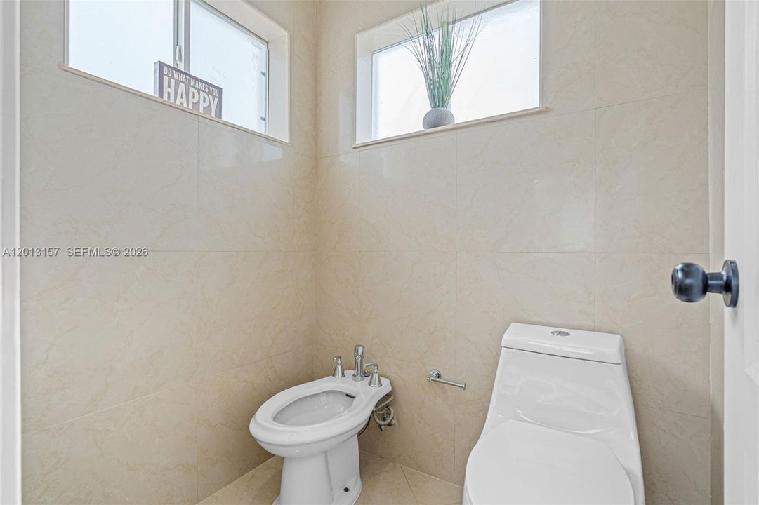 En Venta: $2,199,000 (4 camas, 3 baños, 2978 Pies cuadrados)