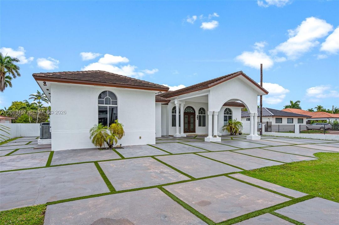 En Venta: $2,199,000 (4 camas, 3 baños, 2978 Pies cuadrados)