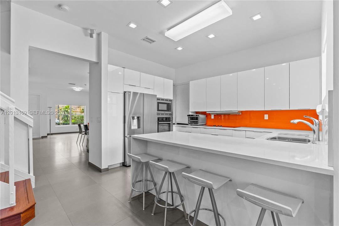 For Sale: $1,018,000 (5 beds, 3 baths, 2680 Square Feet)