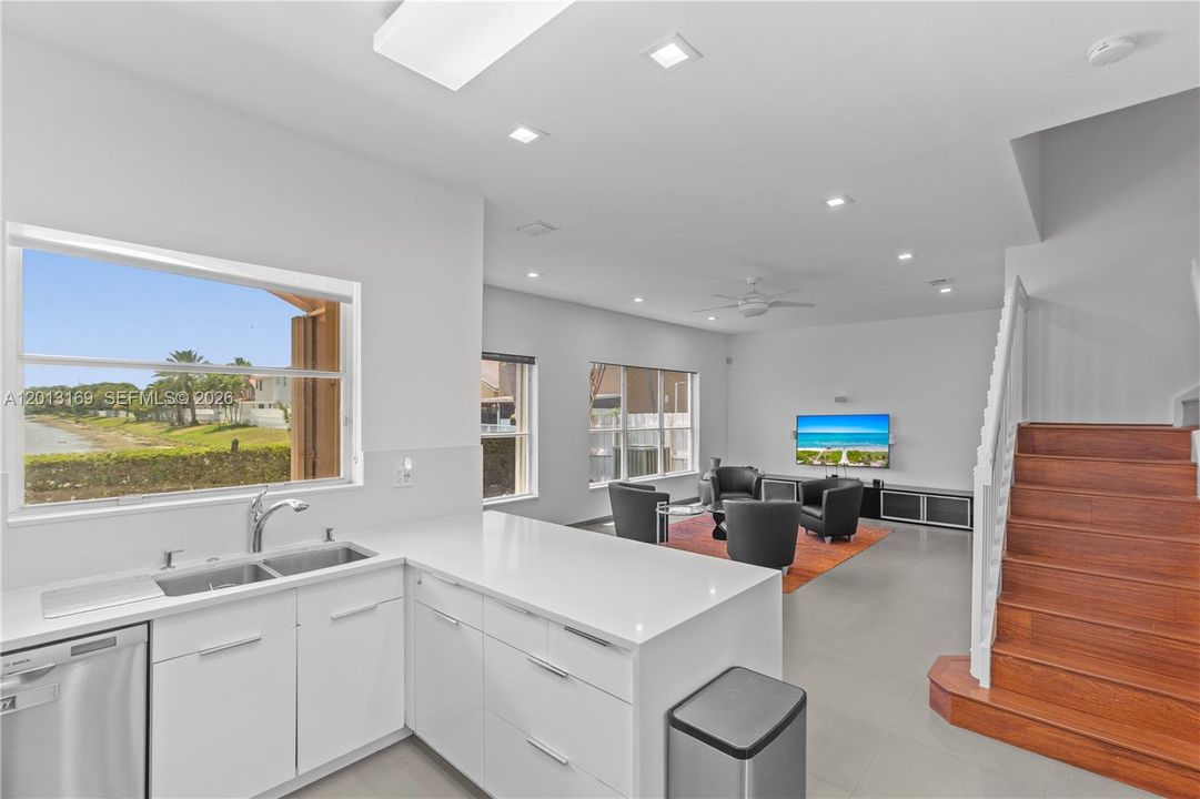 For Sale: $1,018,000 (5 beds, 3 baths, 2680 Square Feet)