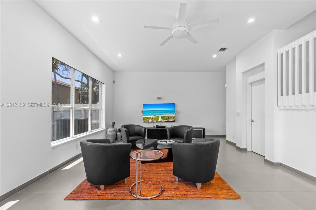 For Sale: $1,018,000 (5 beds, 3 baths, 2680 Square Feet)