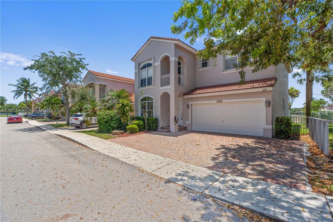 For Sale: $1,018,000 (5 beds, 3 baths, 2680 Square Feet)
