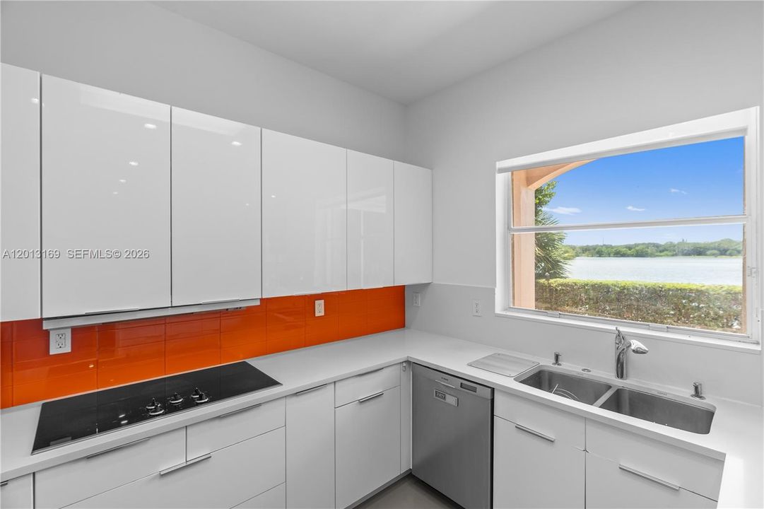 For Sale: $1,018,000 (5 beds, 3 baths, 2680 Square Feet)
