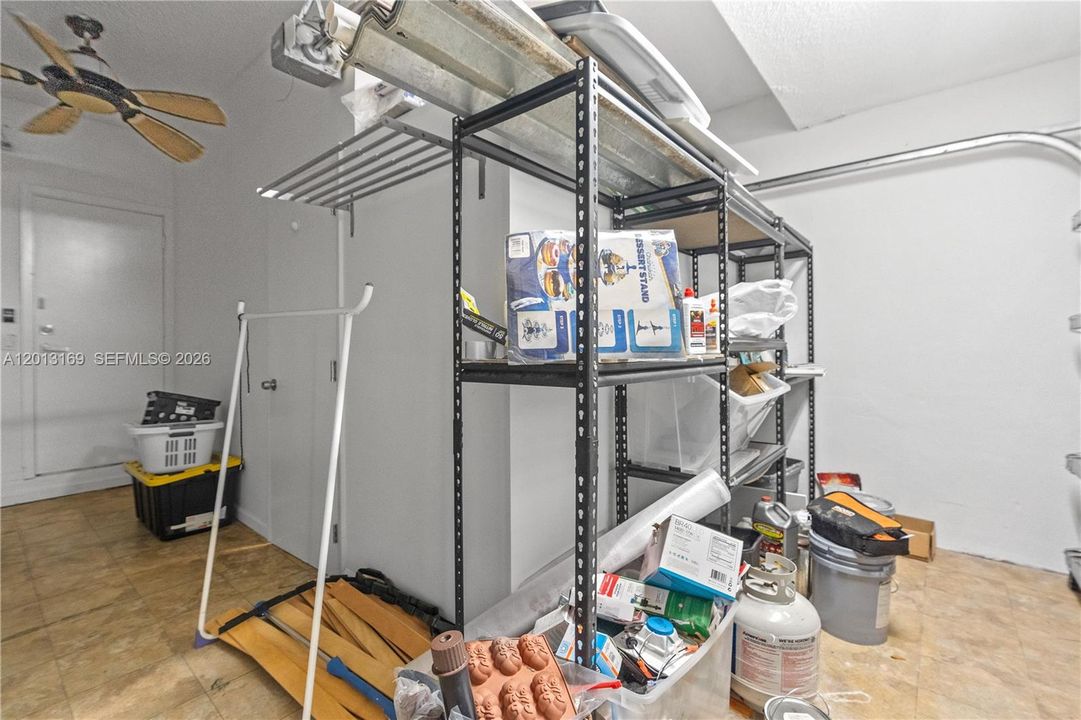 For Sale: $1,018,000 (5 beds, 3 baths, 2680 Square Feet)