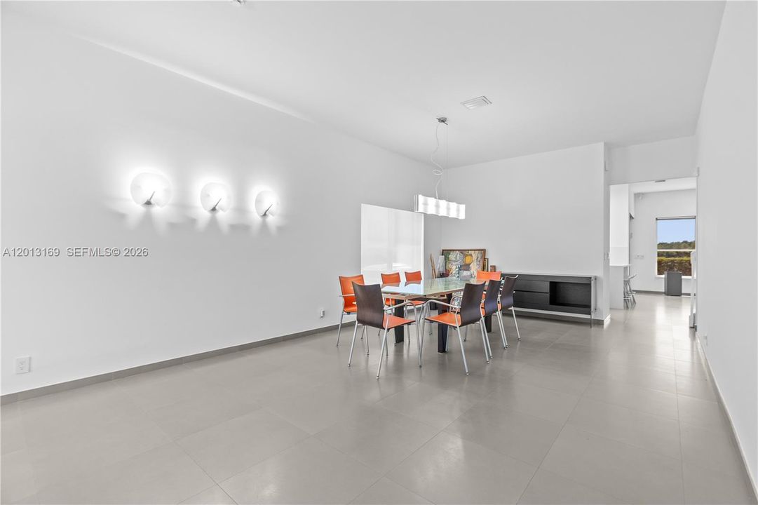 For Sale: $1,018,000 (5 beds, 3 baths, 2680 Square Feet)