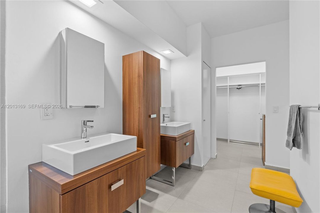 For Sale: $1,018,000 (5 beds, 3 baths, 2680 Square Feet)