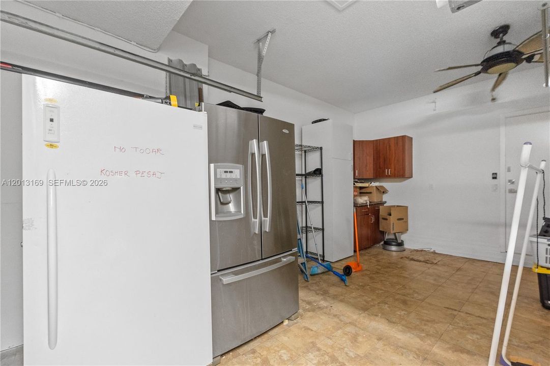 For Sale: $1,018,000 (5 beds, 3 baths, 2680 Square Feet)