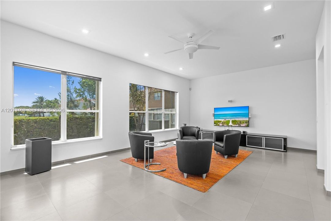 For Sale: $1,018,000 (5 beds, 3 baths, 2680 Square Feet)