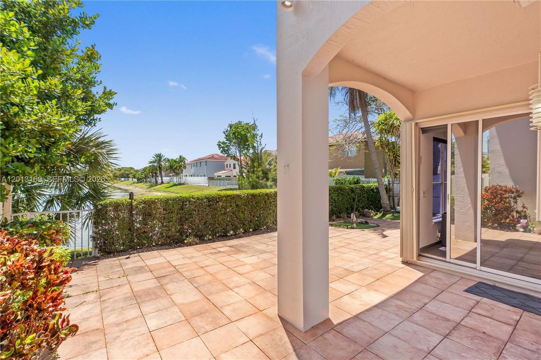 For Sale: $1,018,000 (5 beds, 3 baths, 2680 Square Feet)