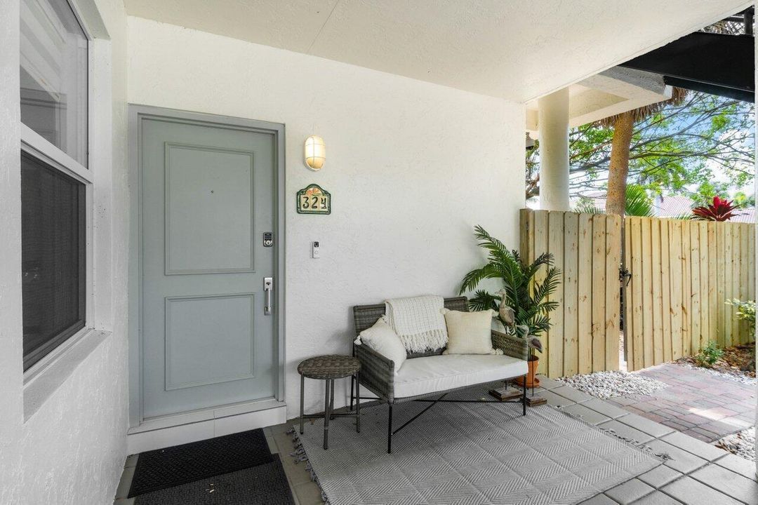 004-324NorthLakeDrive-Lantana-FL-33462-S