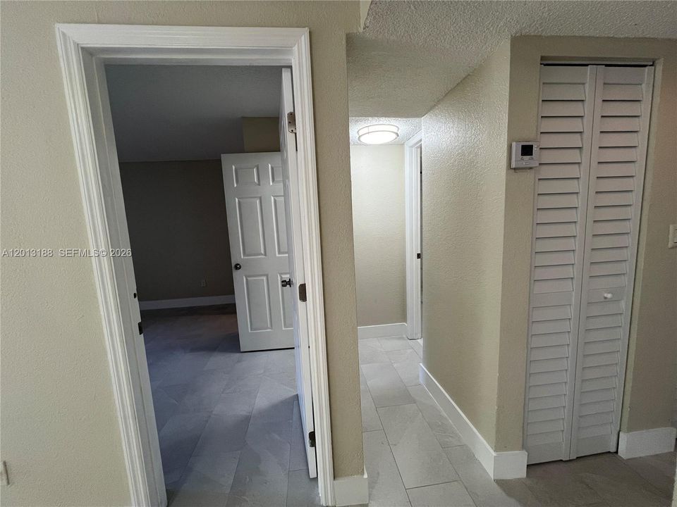 Active With Contract: $209,500 (1 beds, 1 baths, 614 Square Feet)