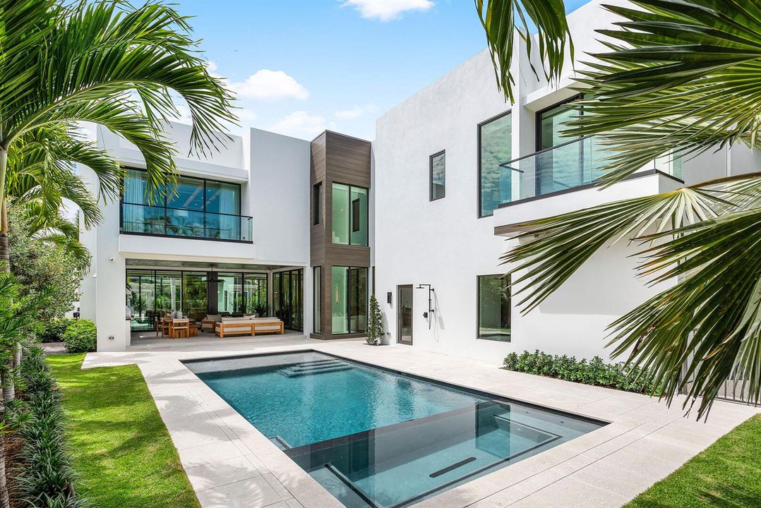 303_South_Maya_Palm_Drive_35