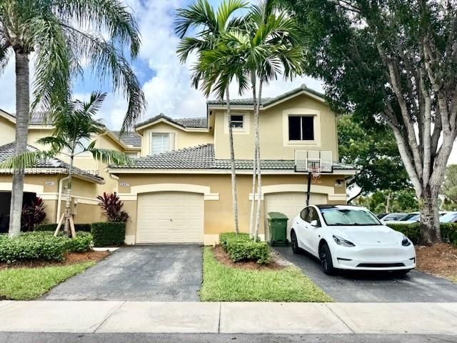 For Sale: $565,000 (3 beds, 2 baths, 1461 Square Feet)