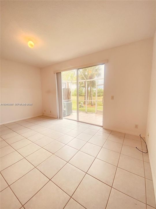 For Sale: $565,000 (3 beds, 2 baths, 1461 Square Feet)
