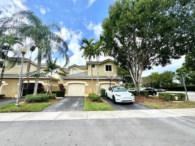 For Sale: $565,000 (3 beds, 2 baths, 1461 Square Feet)
