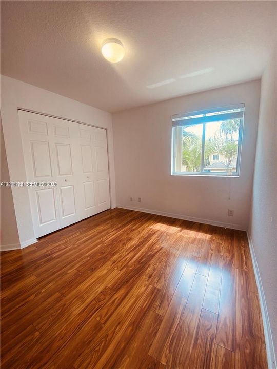 For Sale: $565,000 (3 beds, 2 baths, 1461 Square Feet)
