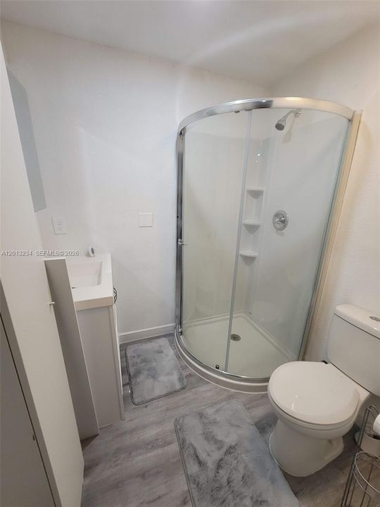В аренду: $1,300 (0 спален, 1 ванн, 0 Квадратных фут)
