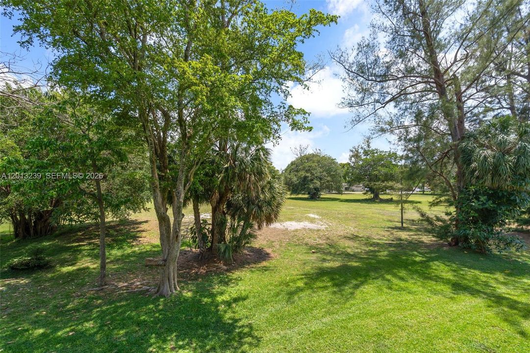 For Sale: $349,000 (2 beds, 2 baths, 1040 Square Feet)