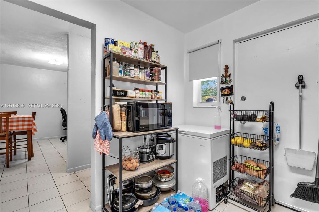 For Sale: $349,000 (2 beds, 2 baths, 1040 Square Feet)